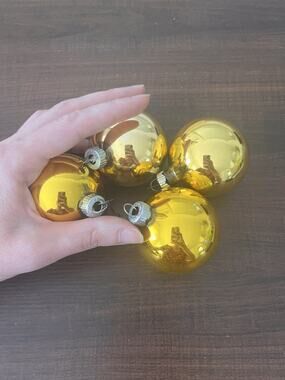 4 Shiny Brite Yellow Gold Mercury Glass Ornaments 1950’s Vintage USA